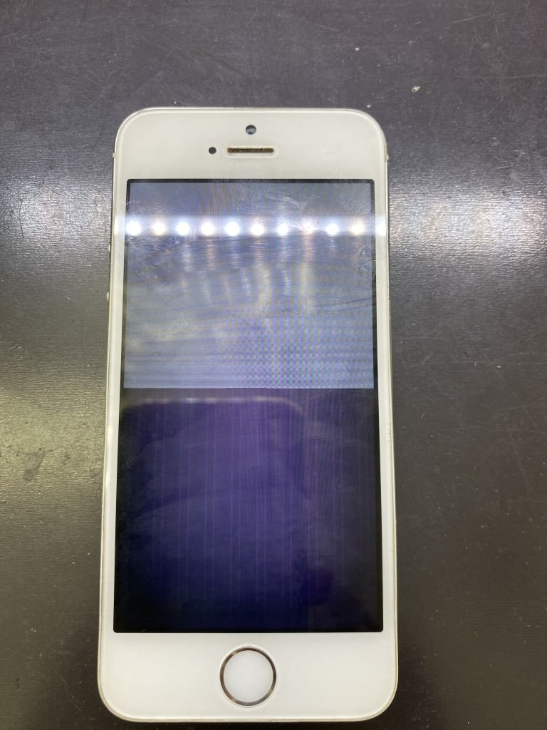 iPhone 5s 表示不良　液晶画面がおかしい　液晶画面交換修理