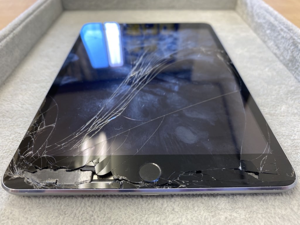 iPad mini 3 画面割れ ガラス割れ ガラス画面交換修理 店頭修理