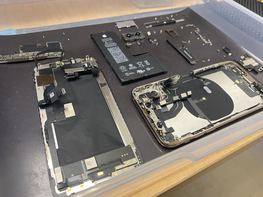 iPhone Xs 水没復旧修理 水濡れ 起動しなくなった 電源入らない