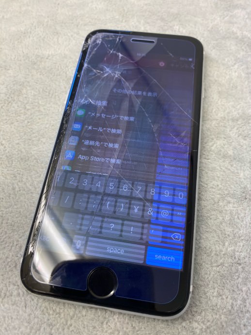 iPhone SE(第2世代) 液晶画面交換修理　重度　表示が乱れている