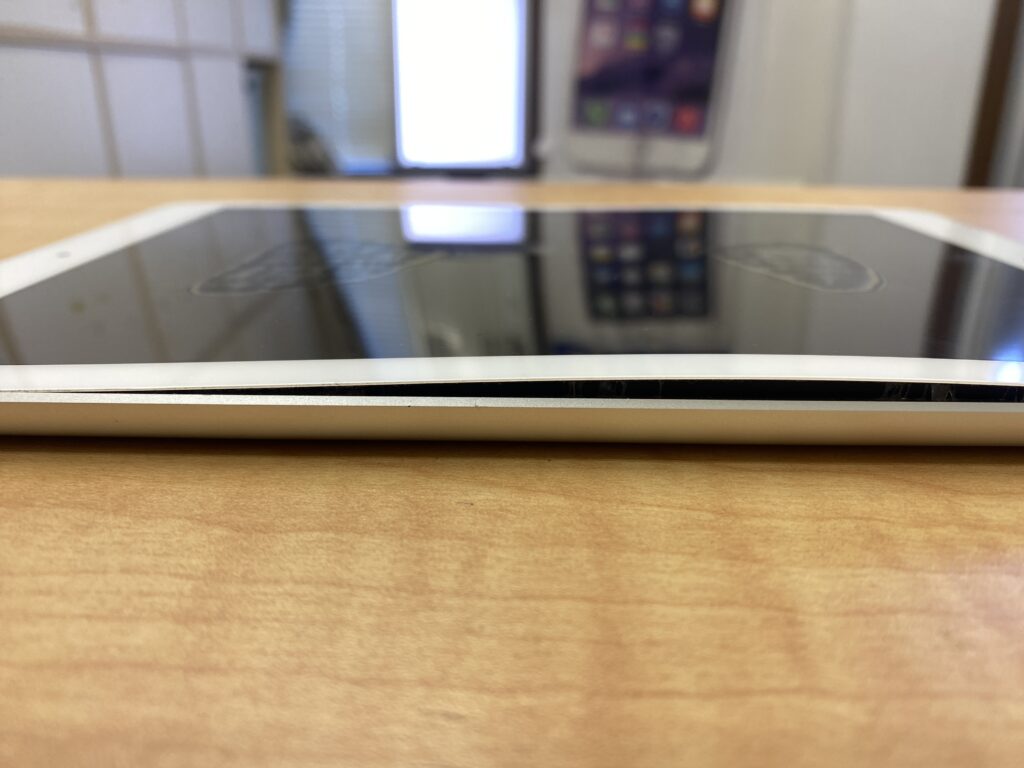 iPad第5世代　バッテリー膨張