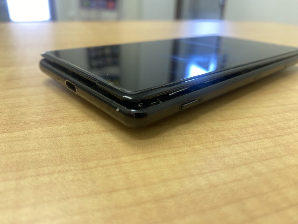 Xperia XZ2 Premiumバッテリー膨張
