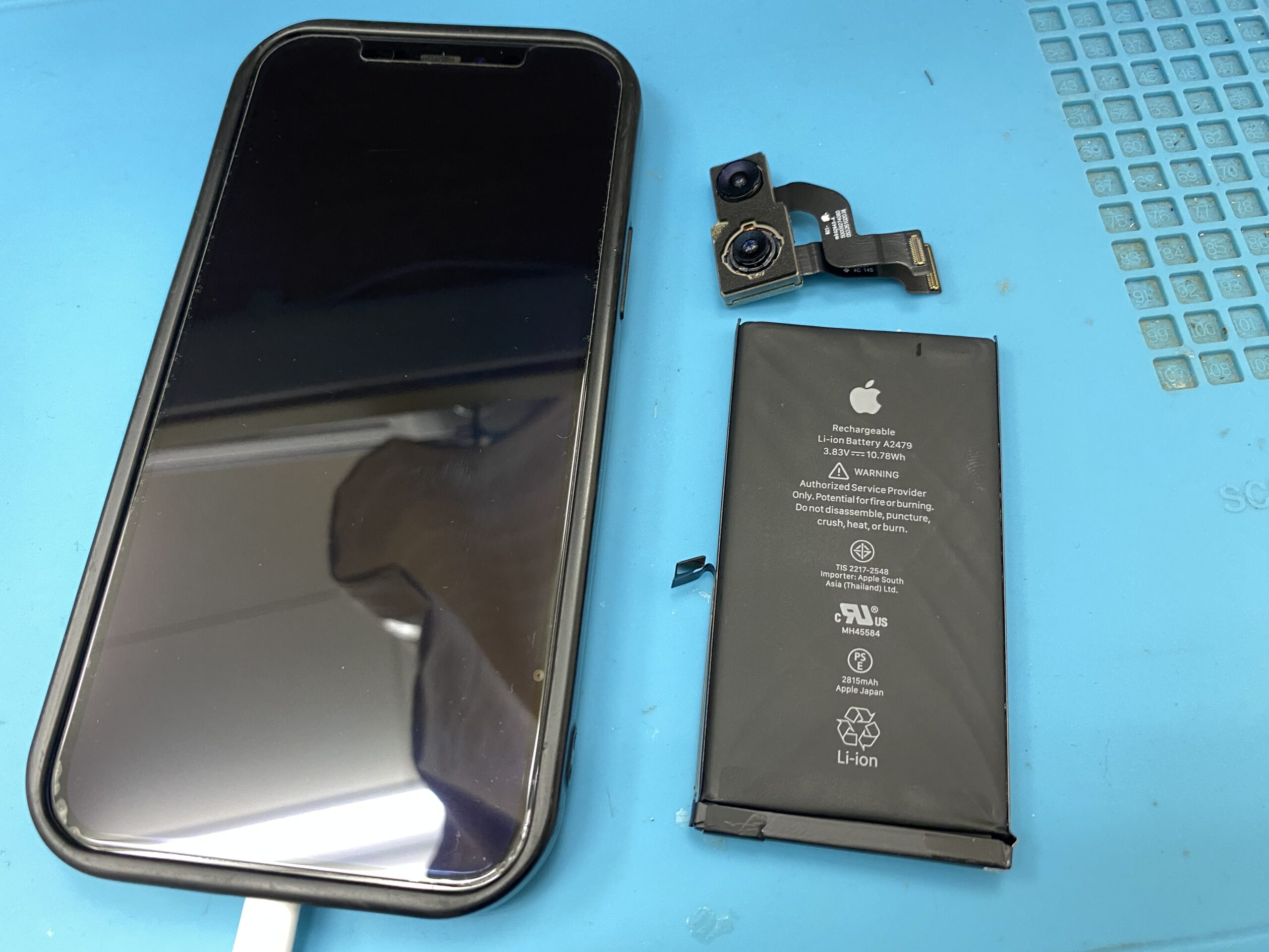 iPhone 12 ホワイト 265GB カメラ不具合 バッテリー89% iPhone 12 ホワイト 265GB カメラ不具合 バッテリー89% - メルカリ