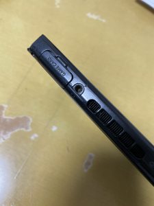 イヤホンの先が折れて