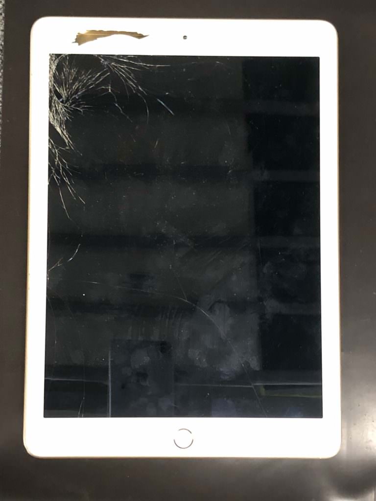 iPad 第五世代 ガラス割れ交換修理。Touch ID（指紋認証）とイヤフォン ...