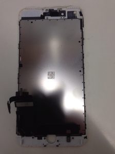 iphone 7plus(アイフォン セブンプラス)のフロントガラスで部品を取り外した状態