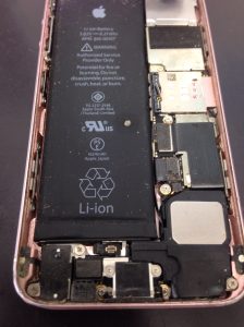 iphone se（アイフォン エスイー）バッテリーの焦げ跡