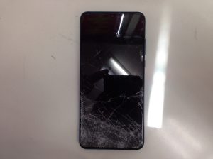 修理前のHUAWEI P30 lite(ファーウェイ p30 ライト)