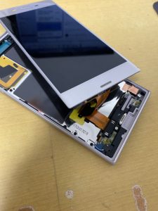 中でバッテリーが膨らんで