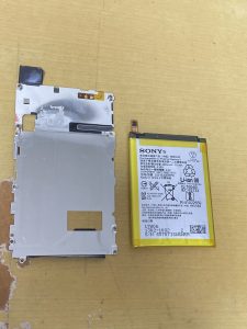 中でバッテリーが膨らんで