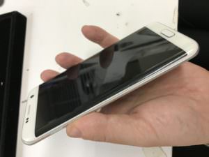 Galaxy S7 edge（SC-02H）　画面側面エッジ部分