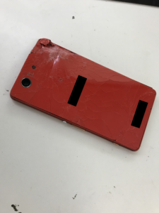 Xperia Z3 compact(SO-02G) バックパネル割れ