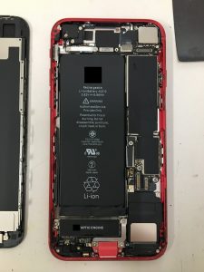 iPhoneSE2 画面交換 iPhone修理 福岡 博多 住吉 コネクタ取り外し 画面外し バッテリー