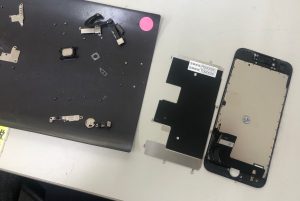 スマホスピタル博多駅前店　iPhone修理　iPhoneSE2　画面交換　バッテリー交換　即日修理　