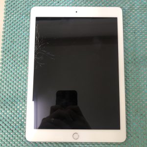 iPad6 ガラス交換修理 スマホスピタル博多駅前店 博多 iPad修理 iPhone修理