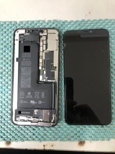 iPhone11 画面交換修理 スマホスピタル博多駅前店 博多 iPhone修理202311