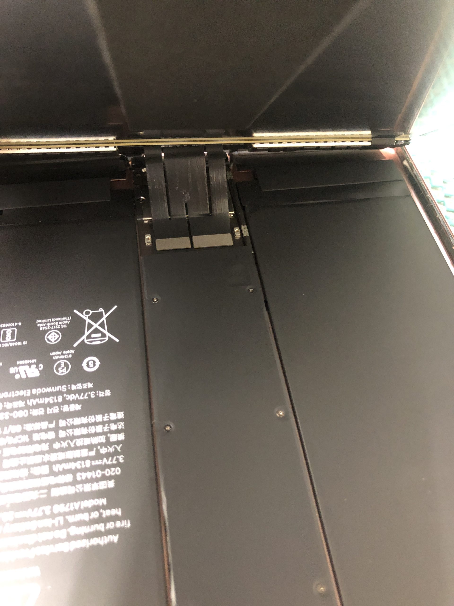 ペットボトルの水がこぼれたiPad Pro 10.5インチ 水没復旧！ | スマ