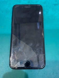 iPhone 7 画面割れ修理】ガラス割れ・ヒビも即日キレイに復旧！作業