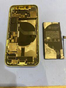iPhone 12 mini】バッテリー最大容量72%から復活！耐水シール再施工で