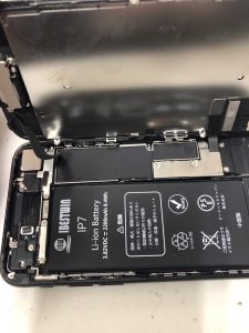 iPhone7画面交換福岡天神