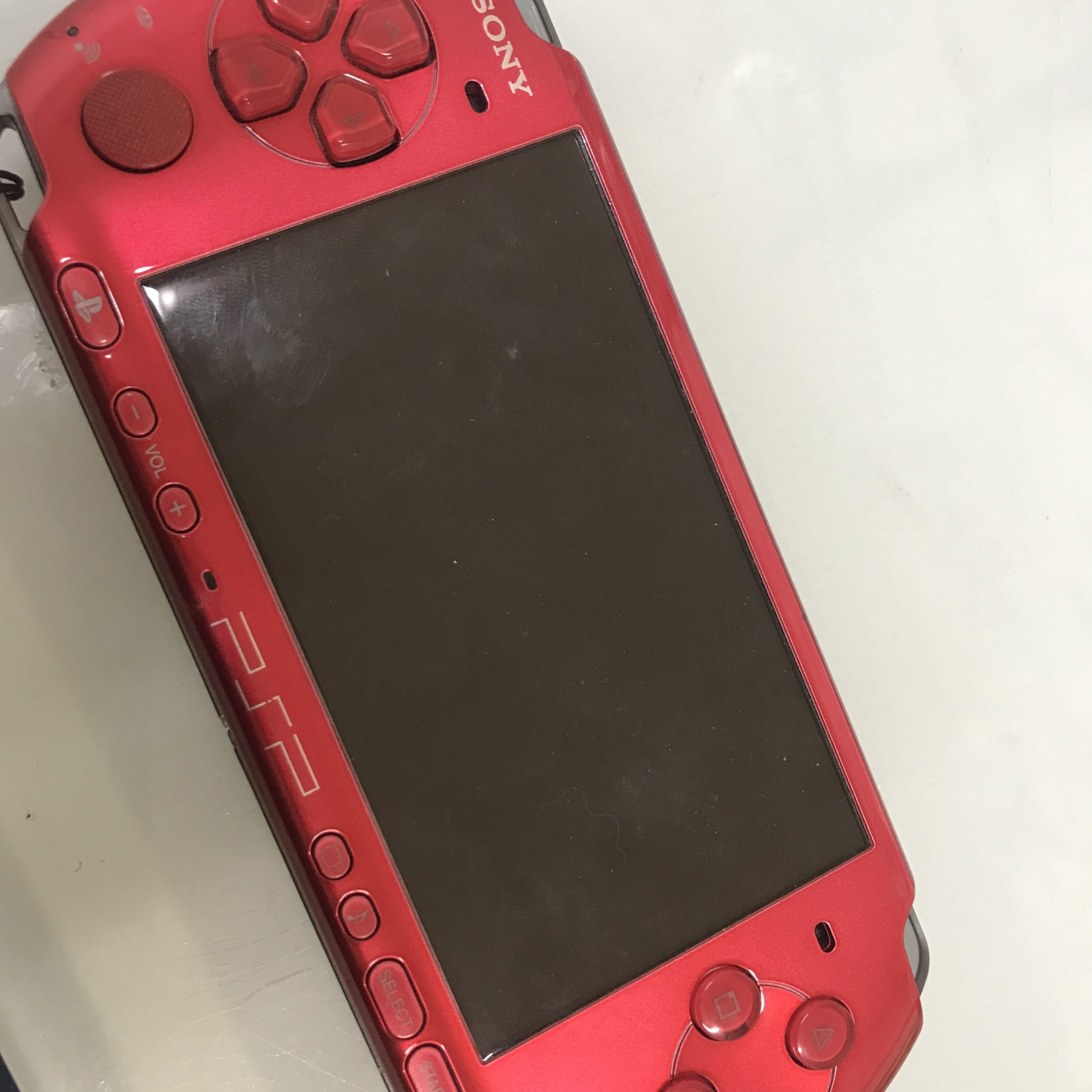 PSP-2000の電源が入らない！原因は〇〇ボタン！！ | スマホスピタル 