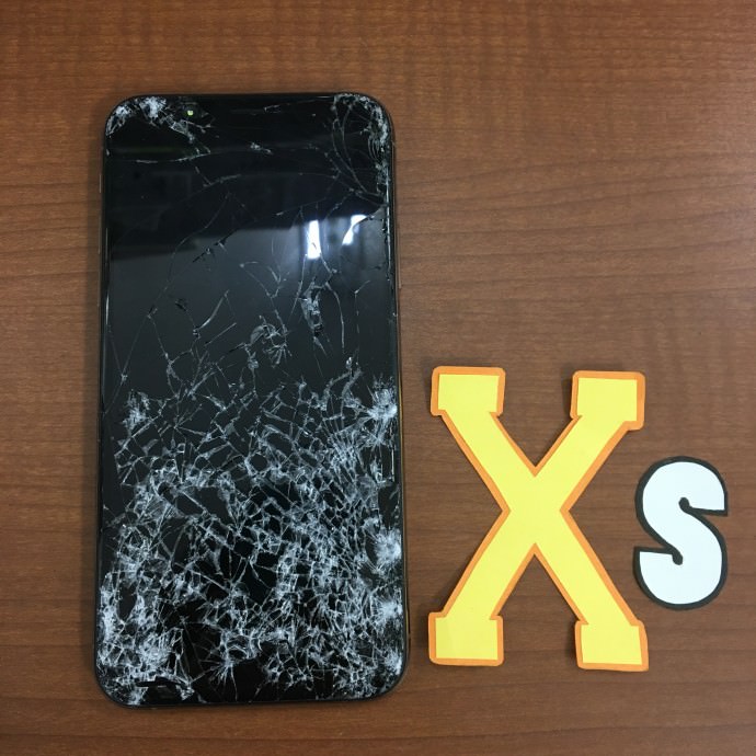 iPhone XS　画面交換修理　スマホスピタル熊本店