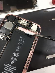iPhone6s/バッテリー交換修理② スマホスピタル熊本下通店