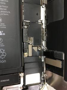 iPhone8修理中画像スマホスピタル熊本下通店
