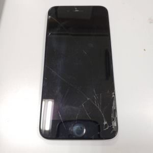 iPhoneSE 第2世代 スマホスピタル熊本下通店 ガラス交換 液晶破損