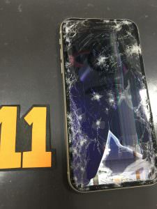 iPhone11 画面交換修理前