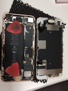 iPhone8 バッテリー交換修理工程
