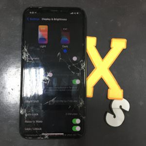 iPhoneXS / 修理前