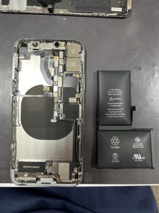 iPhoneX　バッテリーの取り出し