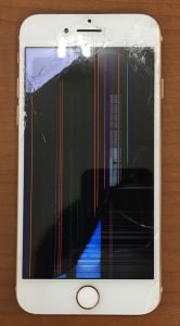 画面交換 iPhone8 スマホスピタル鹿児島店 before