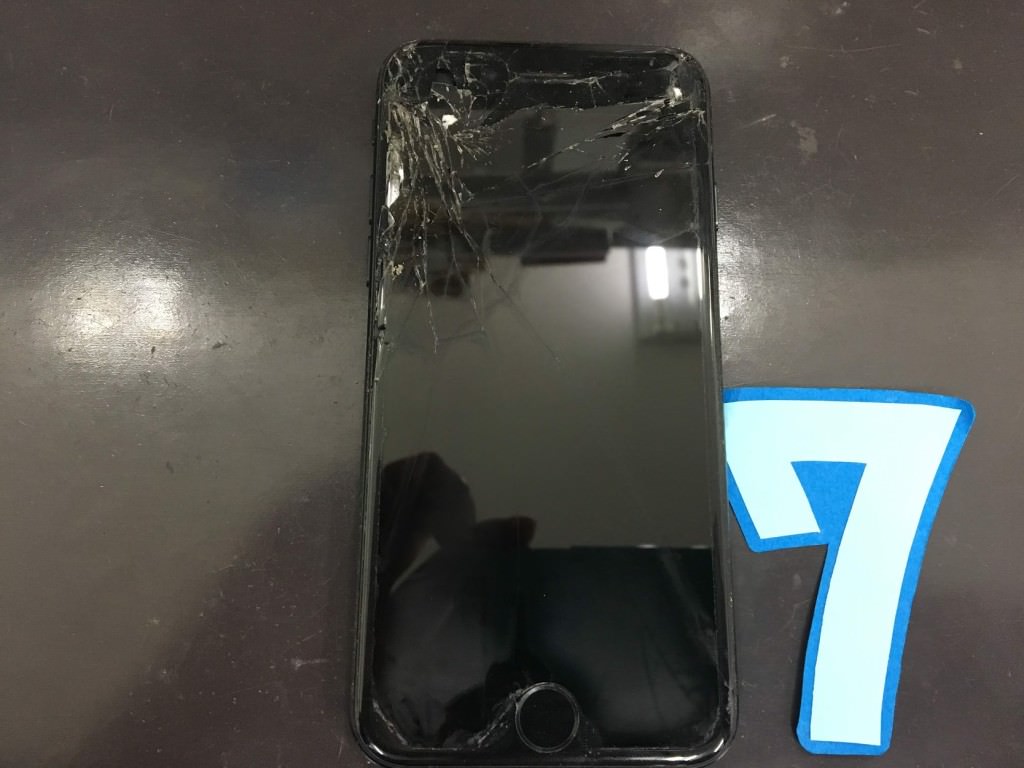 iPhone7 画面割れ before スマホスピタル鹿児島店
