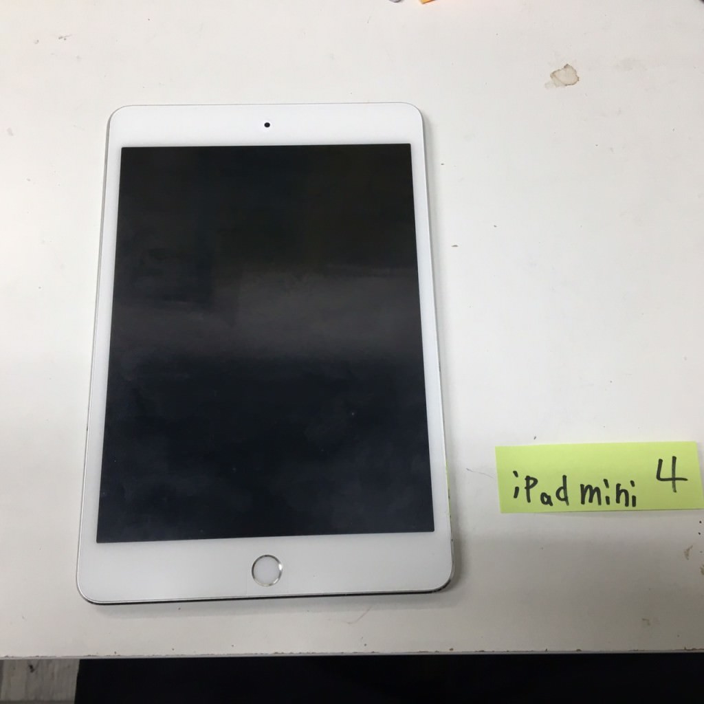 iPad　mini4　バッテリー交換修理　スマホスピタル鹿児島店　修理前