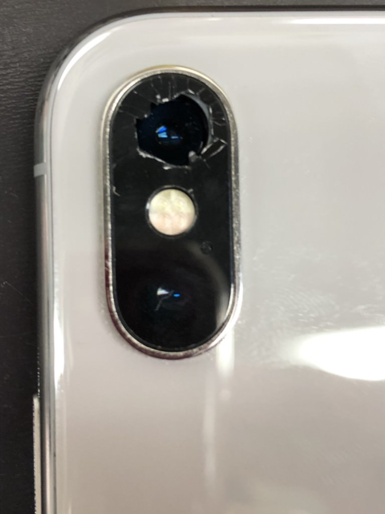 iPhone X カメラレンズ交換　before　スマホスピタル鹿児島店