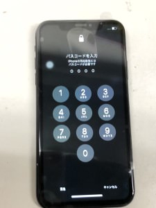 画面交換　iPhone XR スマホスピタル鹿児島店