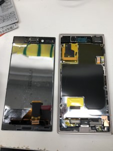 Xperia XZs バッテリー交換　スマホスピタル鹿児島店