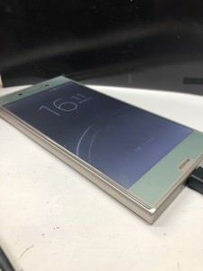 Xperia XZs バッテリー交換　スマホスピタル鹿児島店