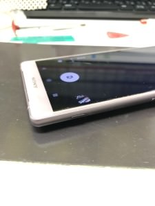 XperiaXZ2 バッテリー膨張　バッテリー交換　スマホスピタル鹿児島店