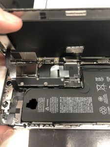iPhone XS 画面交換修理 スマホスピタル鹿児島店
