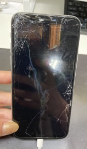 iPhoneXS 画面交換 スマホスピタル鹿児島店