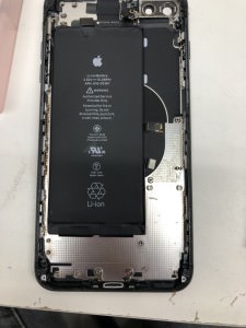 iPhone8plus ドックコネクター交換　スマホスピタル鹿児島店