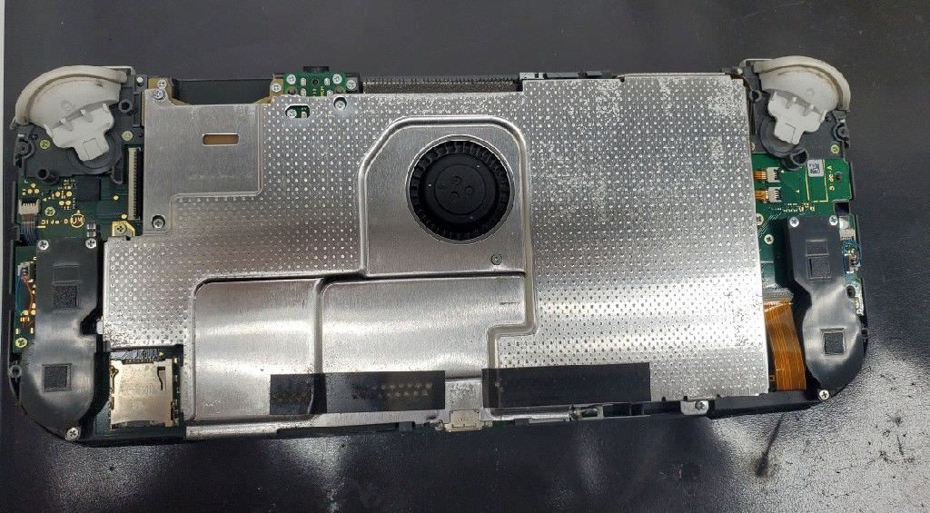 ある日突然 Switchliteの音が聞こえなくなった 今回はイヤホンジャック交換修理のご紹介です ゲーム機修理もスマホスピタル鹿児島店にお任せください スマホスピタル鹿児島