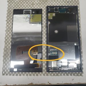 XperiaXZ1　バッテリー交換　修理4