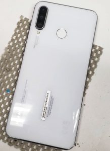 スマホスピタル鹿児島店 HUAWEI P30 lite 画面ガラス交換