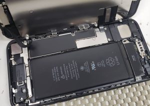 スマホスピタル鹿児島店 iPhone 7 画面バッテリー交換