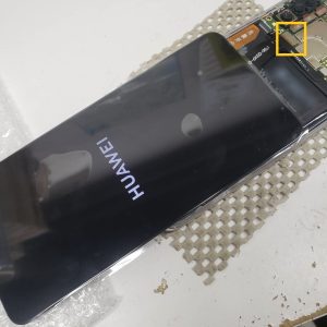 HUAWEI P30 lite　画面交換　スマホスピタル鹿児島店　分解6