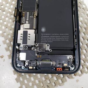 iPhone13mini　ドックコネクタ交換　充電しない　修理5